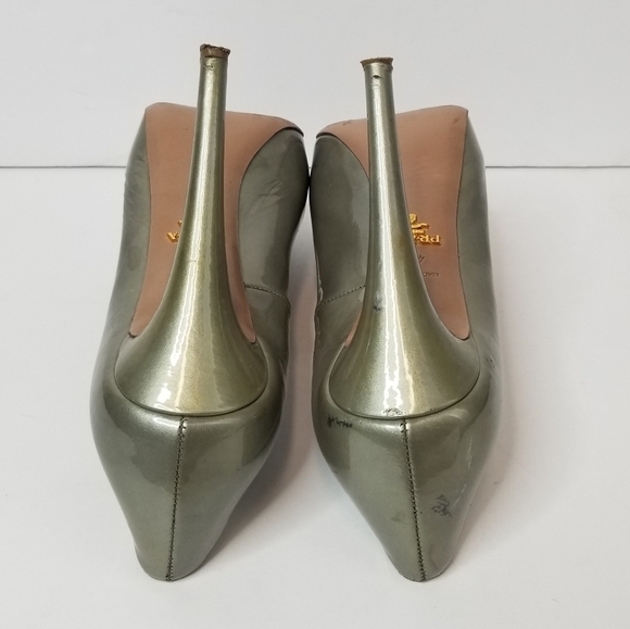 Prada Patent Leather heels - Picture 6 of 13